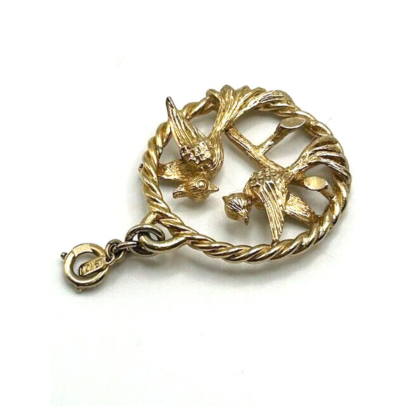 Vintage Monet Two Birds On A Branch Circle Pendant Gold Tone Clip On - Picture 3 of 8